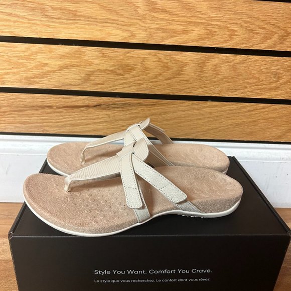 Vionic Karley Toe Post Sandal - Picture 1 of 3